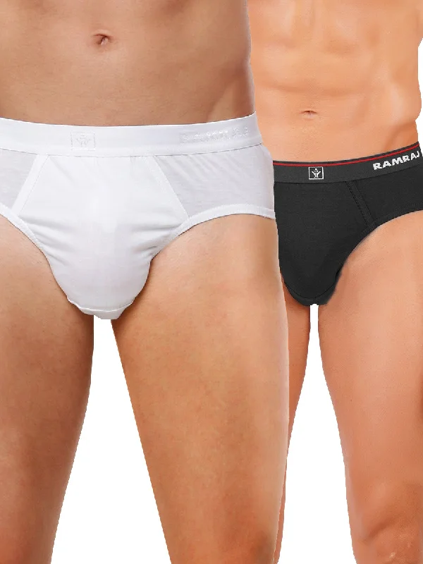 Men's briefs with a lace trim for a touch of flairMen's Outer Elastic Black & White Briefs Suriya (2Pcs Pack)