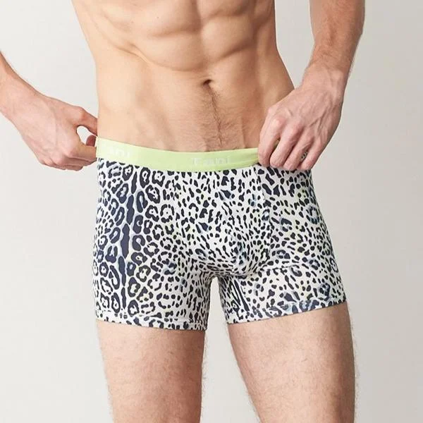 P1397 White Leopard