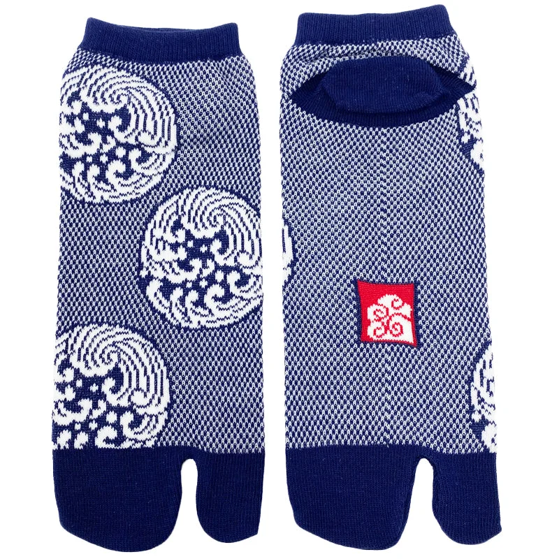 Hiking men's socks for outdoor adventuresTabi Socks Nami Kanoko Navy