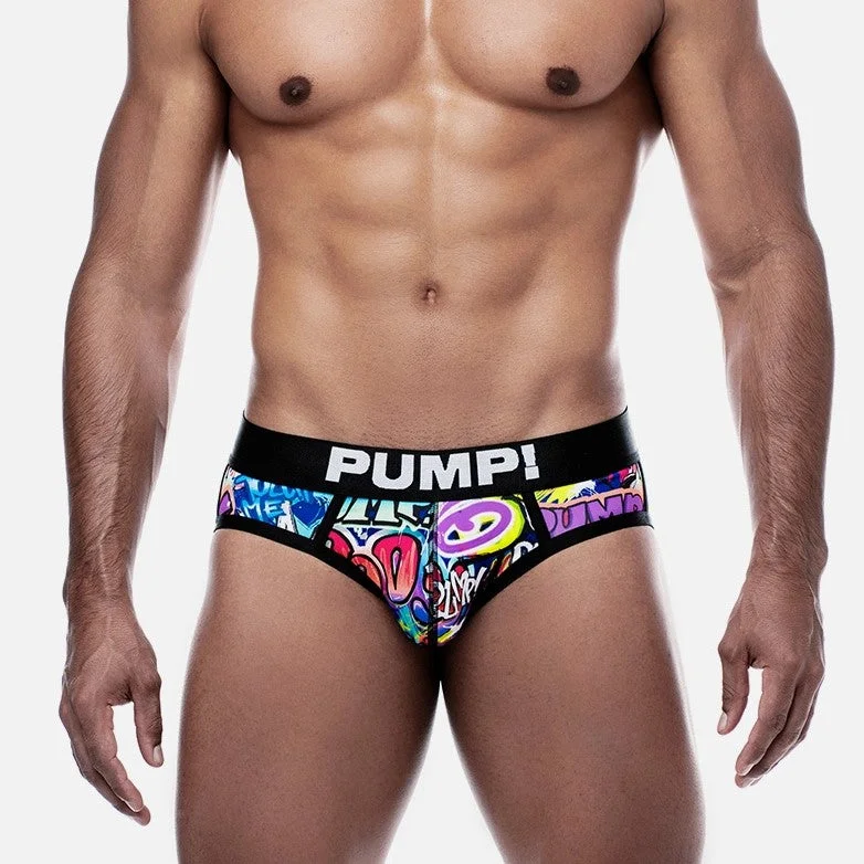 Low - cut men's briefs for a discreet appearancePUMP! Drip brief graffiti